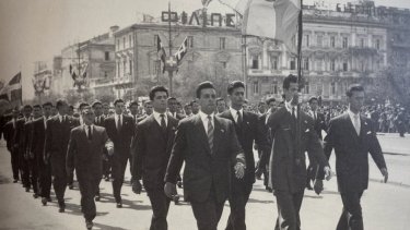parelasi