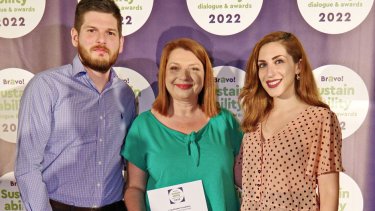 i-psifiaki-efarmogi-medi-on-tis-interamerican-vraveytike-sta-bravo-sustainability-awards-2022