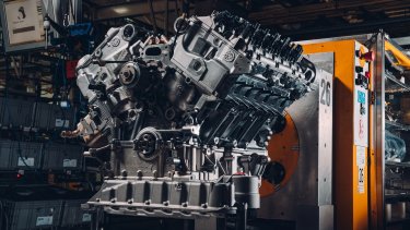 batur_750ps_engine_-_photo1