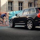 253952_volvo_cars_and_poc_develop_world-first_car-bike_helmet_crash_test_
