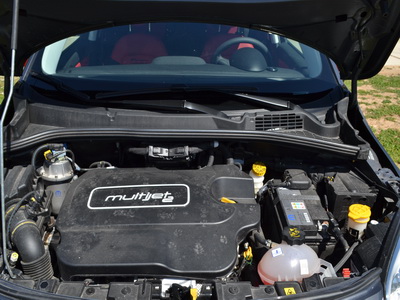 Ο 1,6 λίτρων diesel κινητήρας αποδίδει 120 ίππους και 320 Nm ροπής προσφέροντας πολύ καλές επιδόσεις στο 500Χ