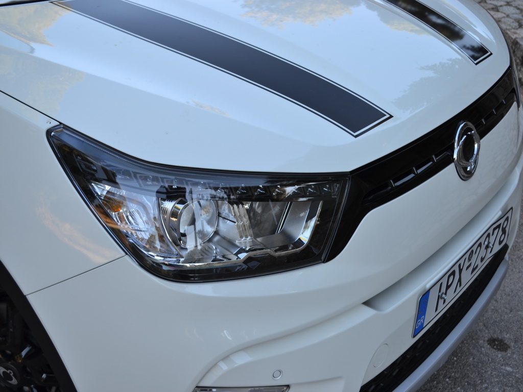 SsangYong Tivoli λεπτομέρεια φανάρια