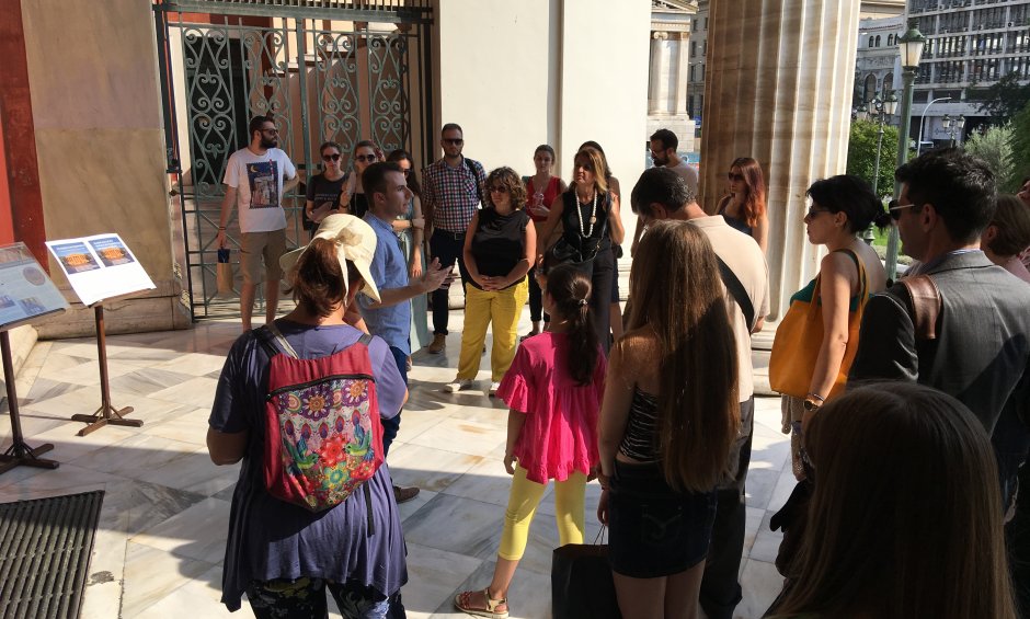 Ξεκίνησε με ζωηρό ενδιαφέρον το πρόγραμμα ξεναγήσεων στα Προπύλαια του Εθνικού και Καποδιστριακού Πανεπιστημίου Αθηνών