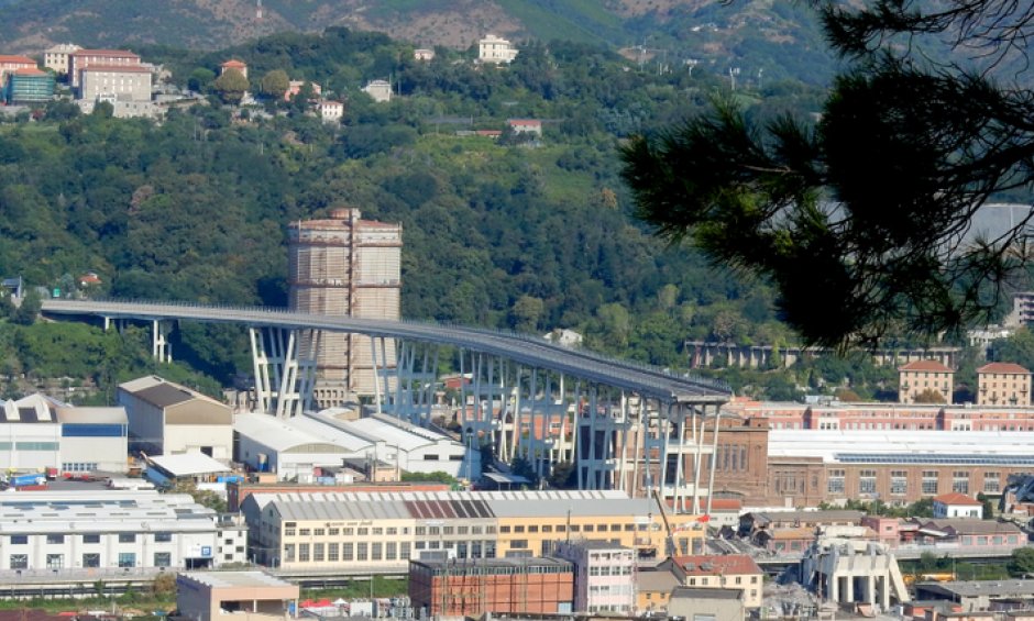 Στα 600 εκατ. ευρώ οι εκτιμώμενες ασφαλιστικές αποζημιώσεις για τη γέφυρα στη Γένοβα