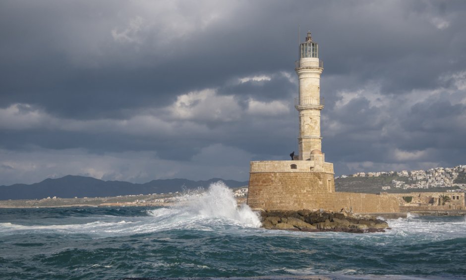 Υπ. Εργασίας: Μέτρα για επαγγελματίες και επιχειρήσεις που επλήγησαν από την κακοκαιρία σε Χανιά και Ρέθυμνο