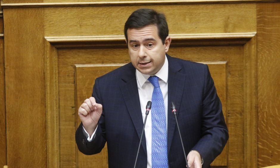 Μηταράκης: Στον σχεδιασμό της κυβέρνησης η αποσύνδεση του υπολογισμού των εισφορών από το φορολογητέο εισόδημα