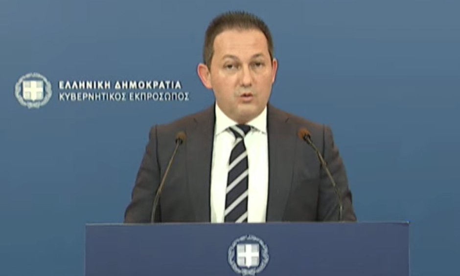 Δείτε live την ενημέρωση των δημοσιογράφων από τον Στέλιο Πέτσα