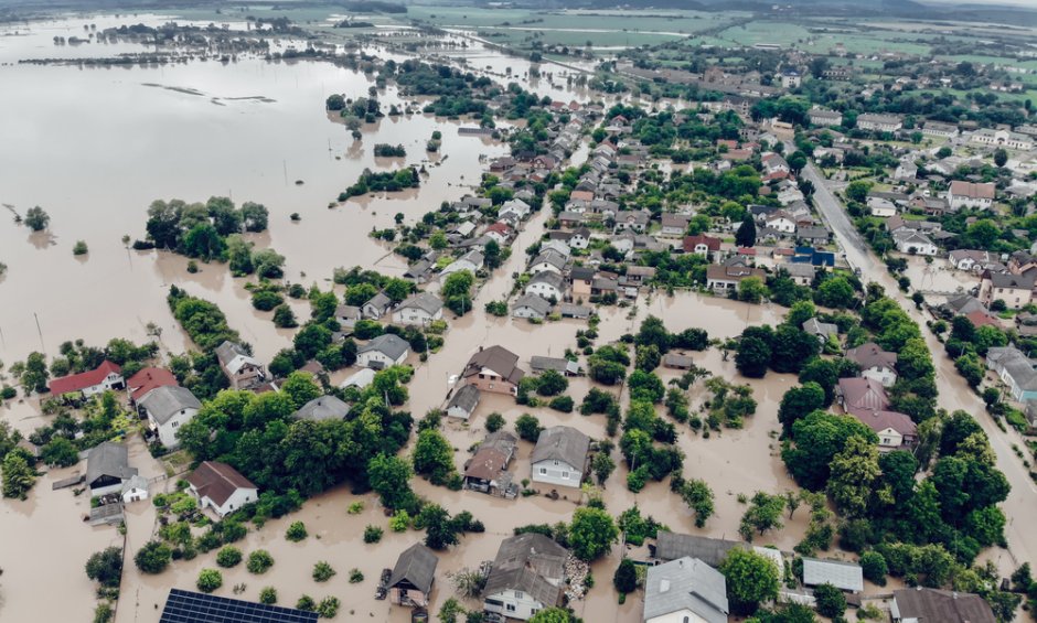 Swiss Re: 76 δισ. δολάρια κόστισαν στις ασφαλιστικές οι φυσικές καταστροφές το 2020