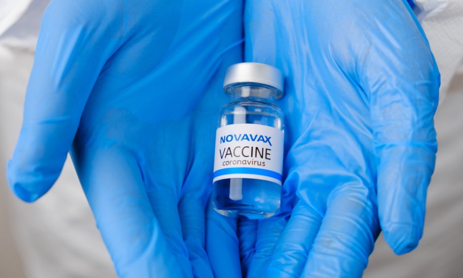 O EMA ξεκινά κυλιόμενη ανασκόπηση για το εμβόλιο της Novavax
