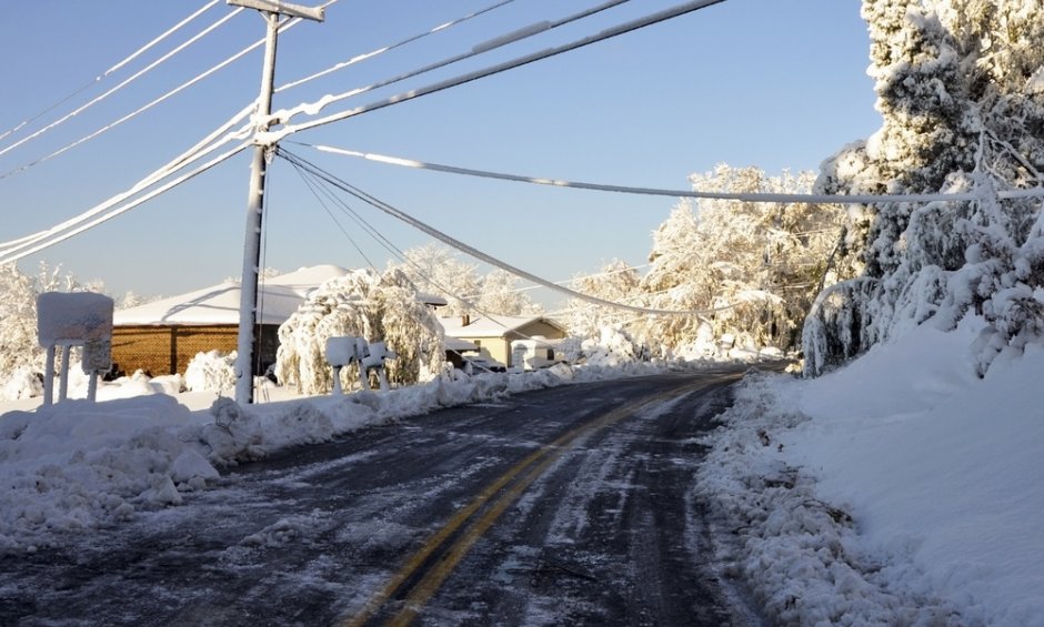 Ποιες παροχές αποζημιώνουν ζημιές σε περιουσίες από τον χιονιά; Καλύπτονται και οι διακοπές ρεύματος;