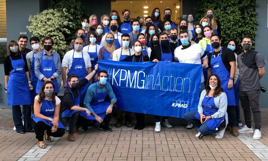 Οι εργαζόμενοι της KPMG μαγειρεύουν για καλό σκοπό και προσφέρουν περισσότερα από 200 γεύματα φροντίδας στο Φάρο Ελπίδας 