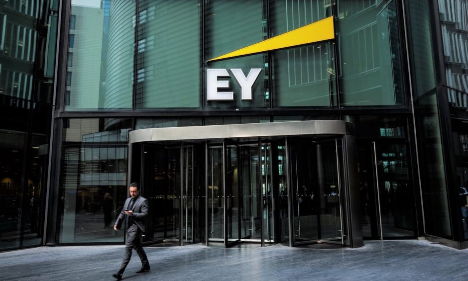 EY: Δύσκολη χρονιά για συμφωνίες στον κλάδο των επιστημών υγείας το 2022! - Τι προβλέπεται για το 2023;