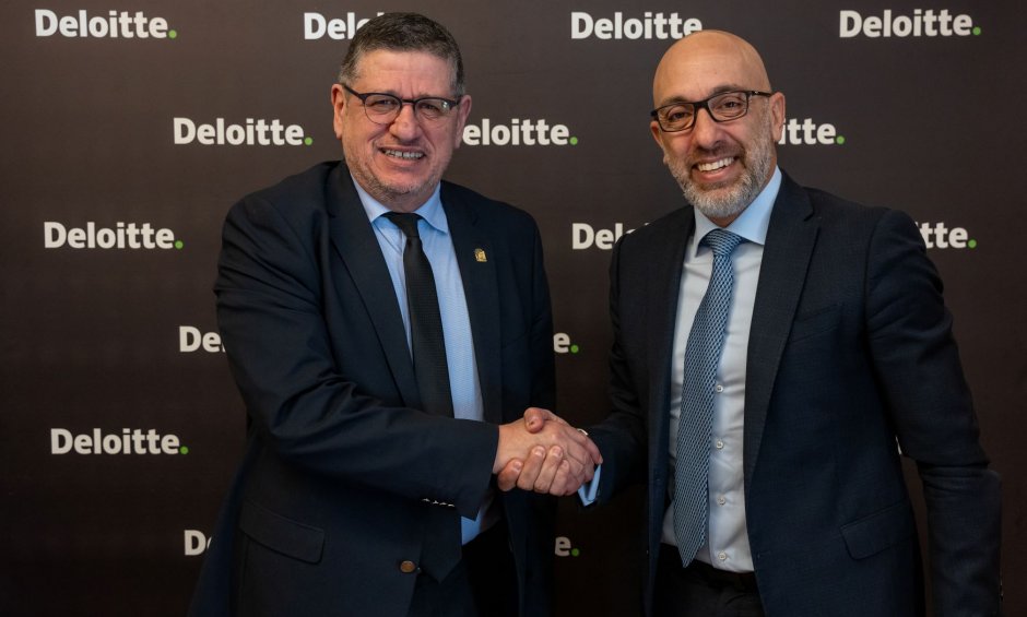 Μνημόνιο Συνεργασίας μεταξύ Deloitte και Οικονομικού Πανεπιστημίου Αθηνών!