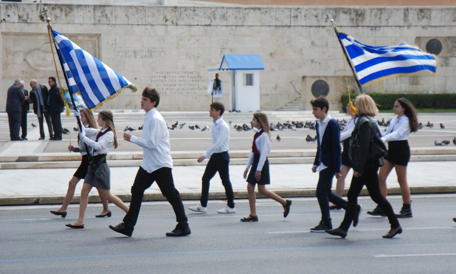 Αραρίσκοντας Ηλίας Προβόπουλος: Μια παρέλαση με απουσίες…