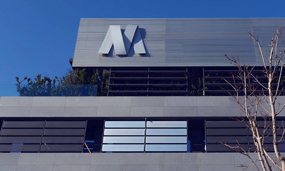 O «απίθανος πρωταθλητής», τα ελληνικά ομόλογα στους κορυφαίους δείκτες και η νέα διεθνής διάκριση της Mytilineos