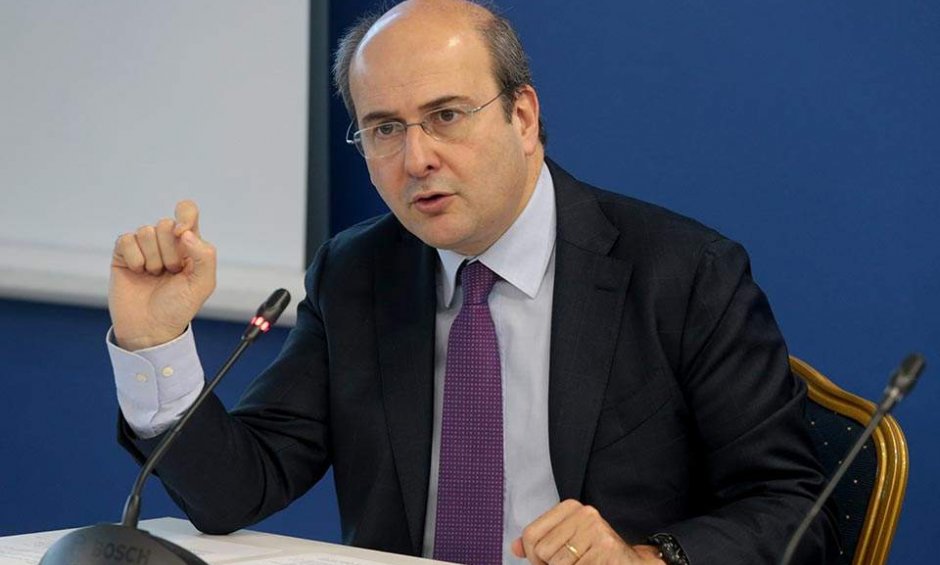 Κωστής Χατζηδάκης: Όσοι παρανομούν στις παραλίες θα μας βρουν απέναντι τους!