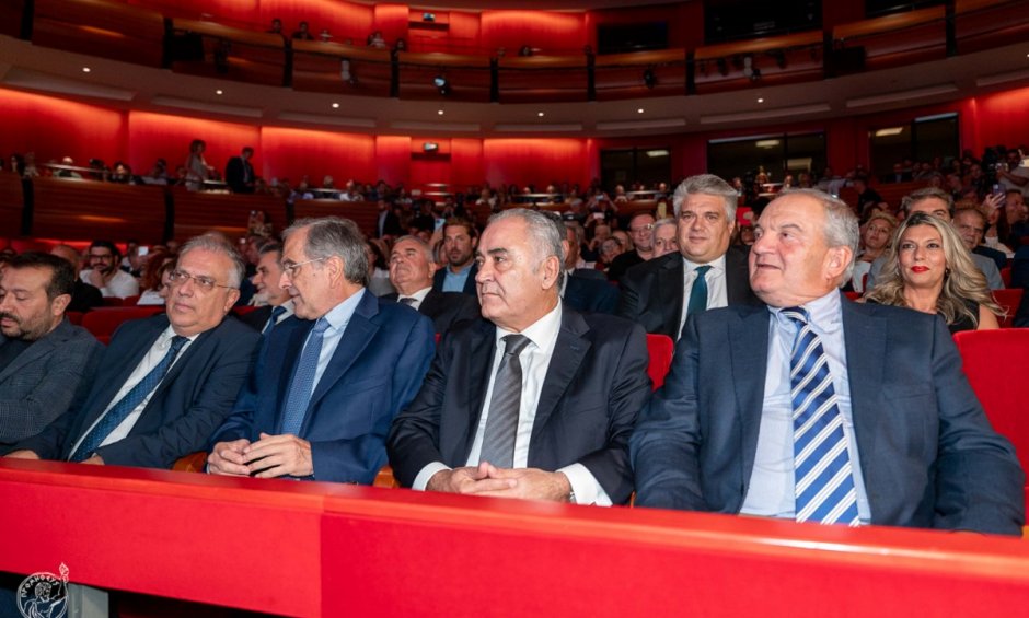 Βραβεία Ε.Ε.Α.: Μία λαμπρή βραδιά με την παρουσία προσωπικοτήτων από όλο το φάσμα της πολιτικής και της κοινωνίας και εκατοντάδες παριστάμενους (φωτο)