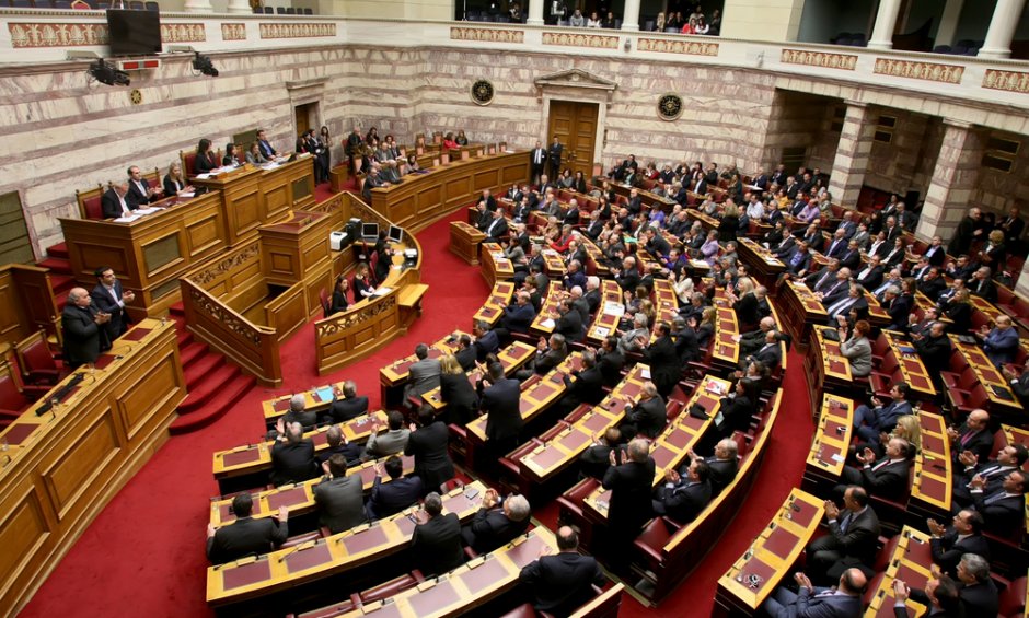 Κατατέθηκε στη Βουλή το νέο εργασιακό νομοσχέδιο με ενσωματωμένες προτάσεις των εθνικών κοινωνικών εταίρων