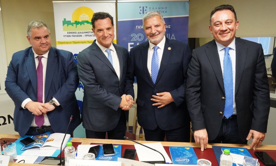 Αύξηση της ιατρικής αμοιβής κατά 30%, ανακοίνωσε ο Άδωνις Γεωργιάδης