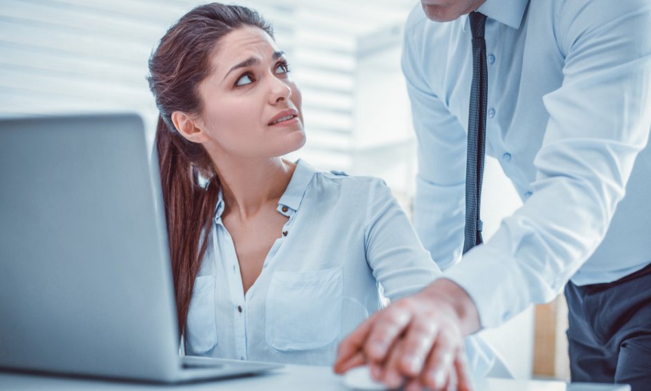 Πώς να Χειριστείτε έναν Αγενή Συνάδελφο ή Πελάτη: Πρακτικός Οδηγός για Ψυχραιμία & Επαγγελματισμό