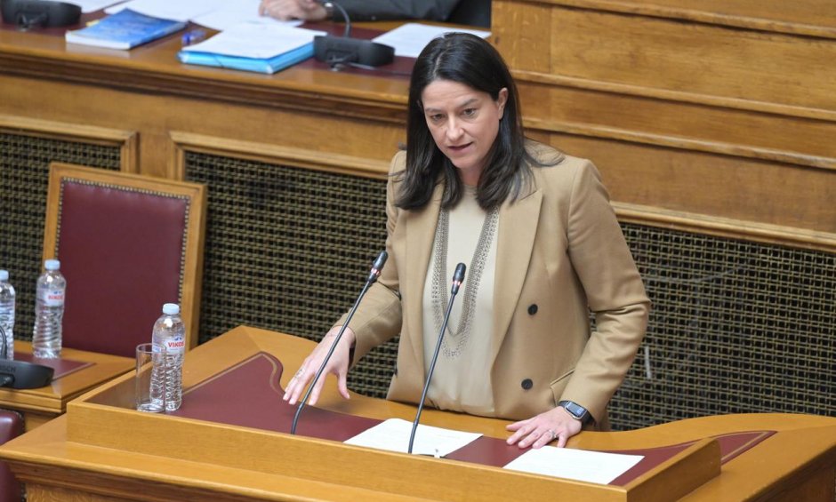ΥΠΕΚΑ Νίκη Κεραμέως στη Βουλή: Πηγή έμπνευσης η Ελλάδα για την Ευρώπη στις συλλογικές συμβάσεις εργασίας παρά την πλαστή εικόνα της αντιπολίτευσης