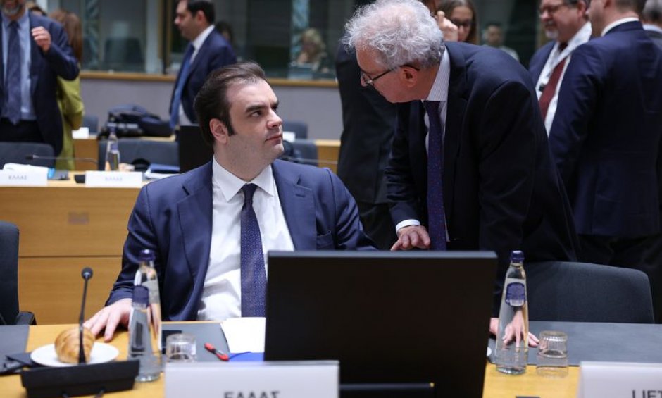 Πιερρακάκης: Ο διεθνής ρόλος του ευρώ είναι η στρατηγική απάντηση στις οικονομικές προκλήσεις που αντιμετωπίζει η Ευρώπη