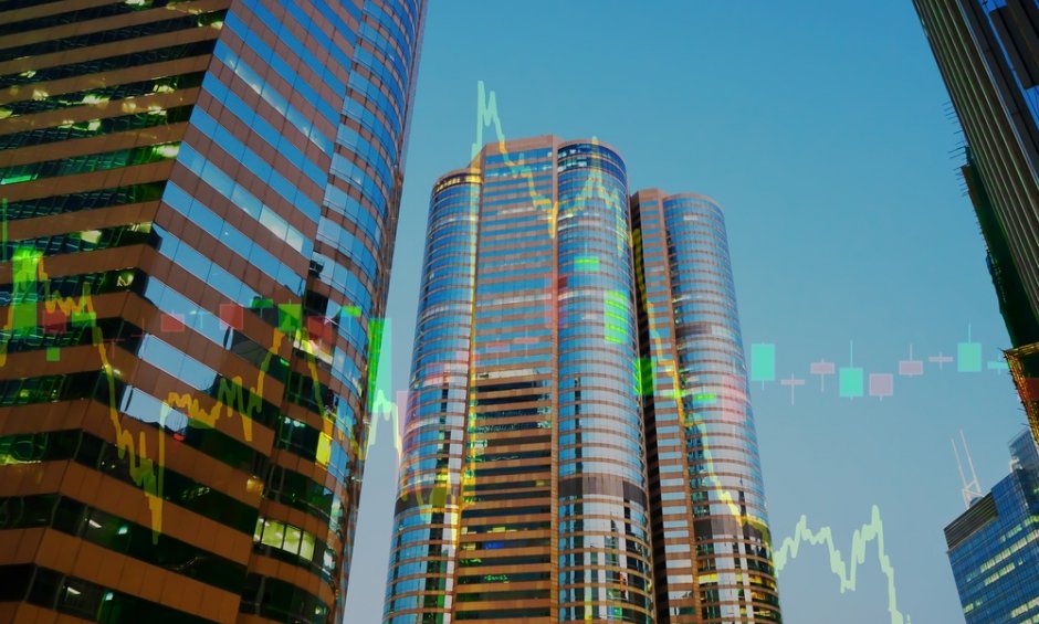 Οι αγορές προσπερνούν(;) τον πόλεμο, «εφιάλτης» οι τιμές του φυσικού αερίου, Patriot…live από την Κάρπαθο, ελληνικές τράπεζές «ψηφίζει» η DBRS και τα ρεκόρ της lamda