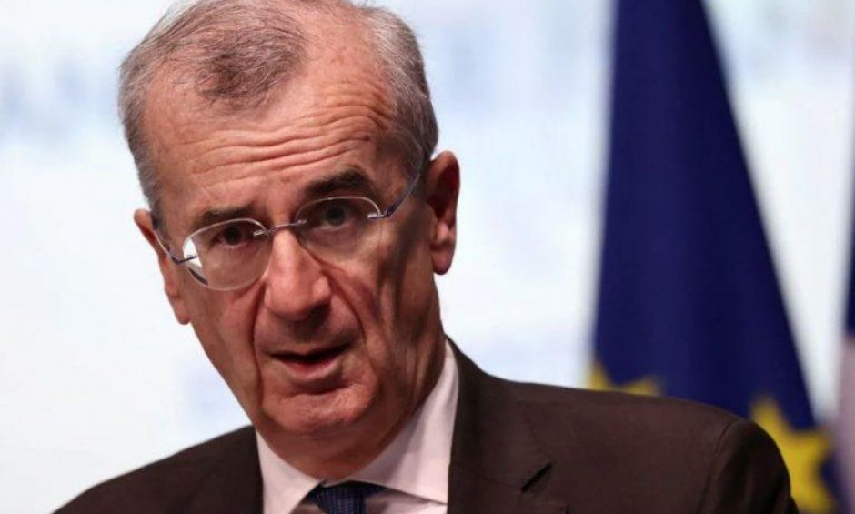 ΕΚΤ: Ο Βιλρουά ντε Γκαλό υπογραμμίζει ότι η Ευρωπαϊκή Κεντρική Τράπεζα δεν προβλέπει «ύφεση» στην ευρωζώνη