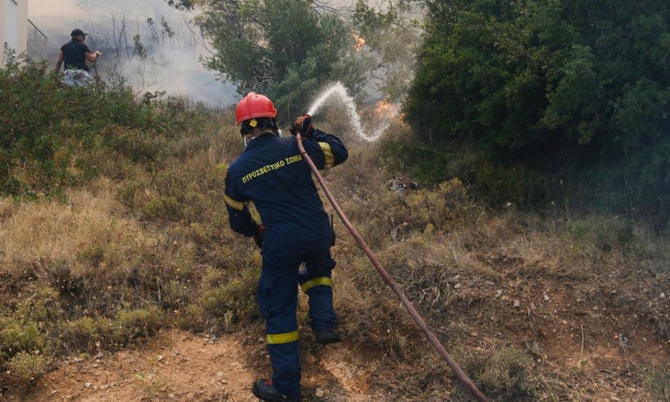 Διακοπή κυκλοφορίας στη Λ. Πάρνηθος λόγω πυρκαγιάς