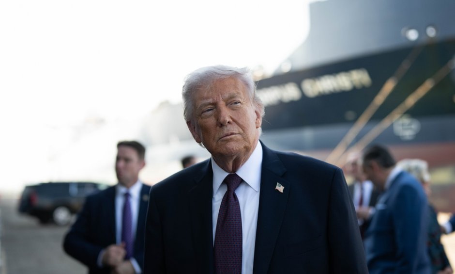 Ο Τραμπ στην Αθήνα, η γαλλική πυρηνική ομπρέλα, στην Ελλάδα η ταχύτερη μείωση χρέους στην ιστορία, εύσημα ΔΝΤ στην ΑΑΔΕ, η mega αμκ 4 δισ. της ΔΕΗ και το…ανέκδοτο του Αλέξη