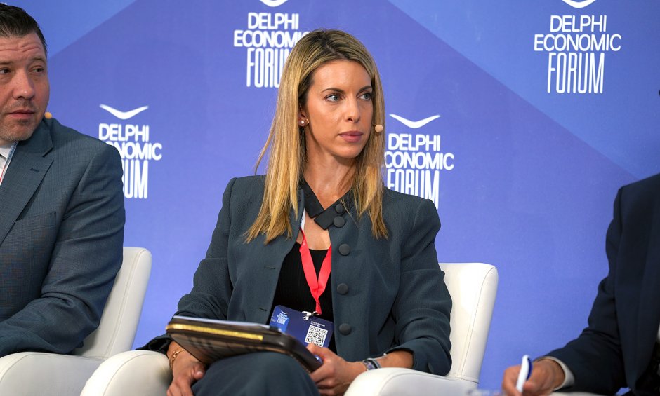 Ασπρογιαννίδου από Δελφούς: «Η ασφάλιση δεν έλειψε ποτέ από τη ναυτιλία – Κλειδί η διαχείριση ρίσκου στα Στενά του Ορμούζ»