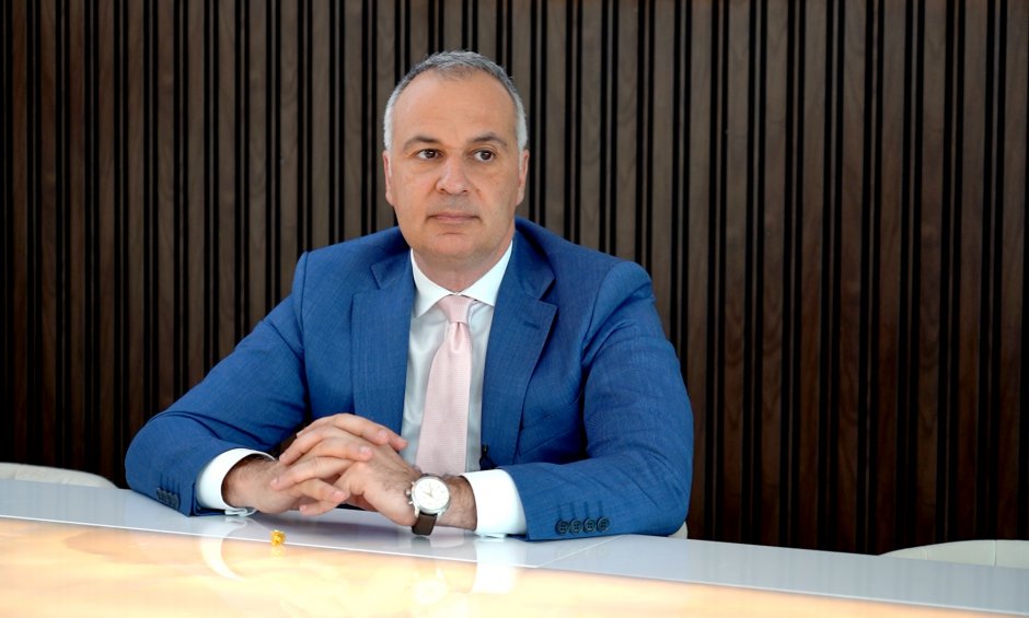 Πέτρος Τασιός (Howden): Πώς ο πόλεμος στη Μέση Ανατολή επηρεάζει ναυτασφάλιση, ενέργεια και παγκόσμιες ισορροπίες