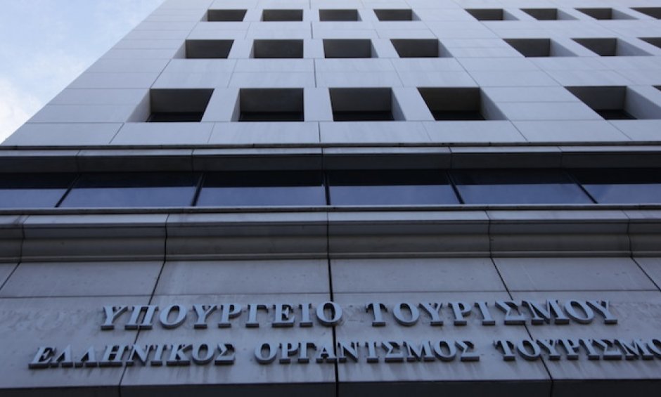 51χρονη υπάλληλος του Υπουργείου Τουρισμού έπεσε στο κενό από τον δεύτερο όροφο