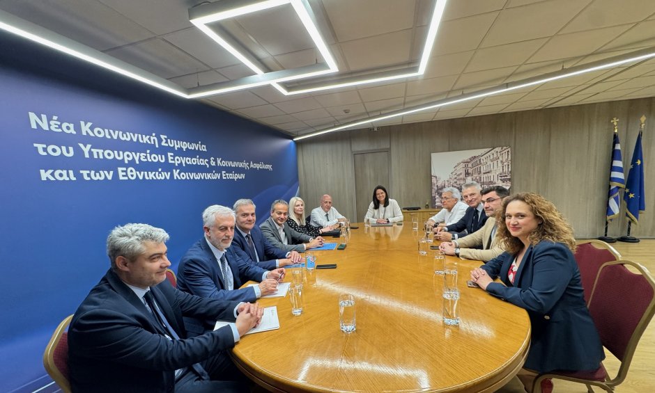 Πάνω από 50 προτάσεις των Εθνικών Κοινωνικών Εταίρων έχει ήδη ενσωματώσει η ΥΠΕΚΑ Νίκη Κεραμέως στο υπό διαμόρφωση νομοσχέδιο για την ισότητα αμοιβών