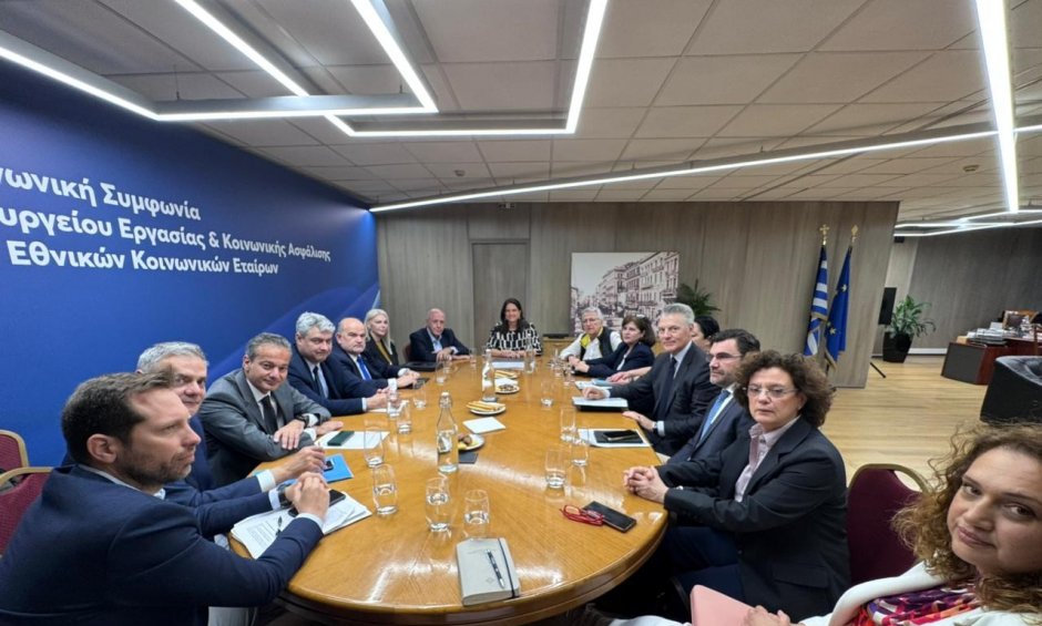 Συνεχίζεται ο διάλογος με τους εθνικούς κοινωνικούς εταίρους για την ενίσχυση της αρχής της ίσης αμοιβής μεταξύ ανδρών και γυναικών