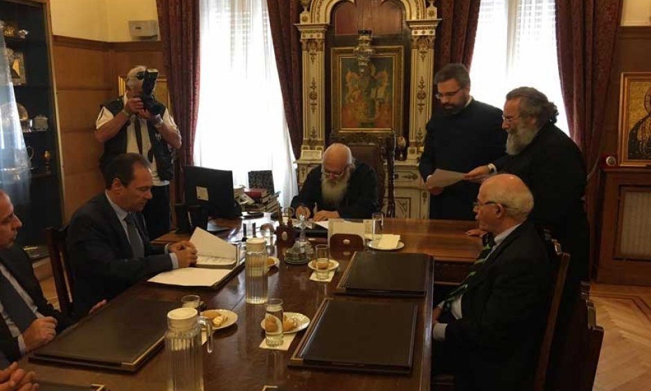 ΠΕΦ και Ιερά Αρχιεπισκοπή Αθηνών ανανέωσαν το σύμφωνο συνεργασίας τους για τη δωρεάν διάθεση φαρμάκων!