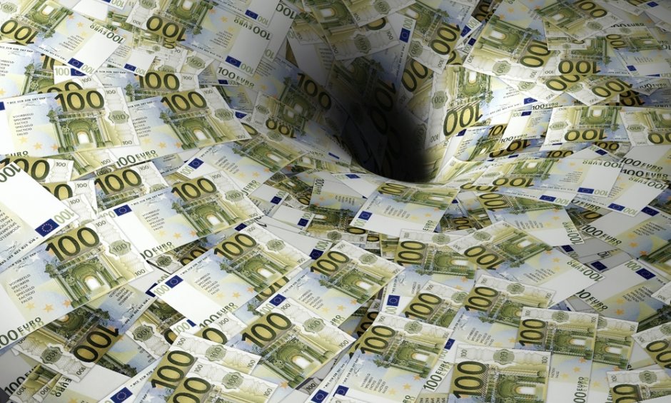 Μαύρη τρύπα 12 δισ. στα ταμεία. Έως δύο χρόνια η καθυστέρηση στην απονομή των συντάξεων!