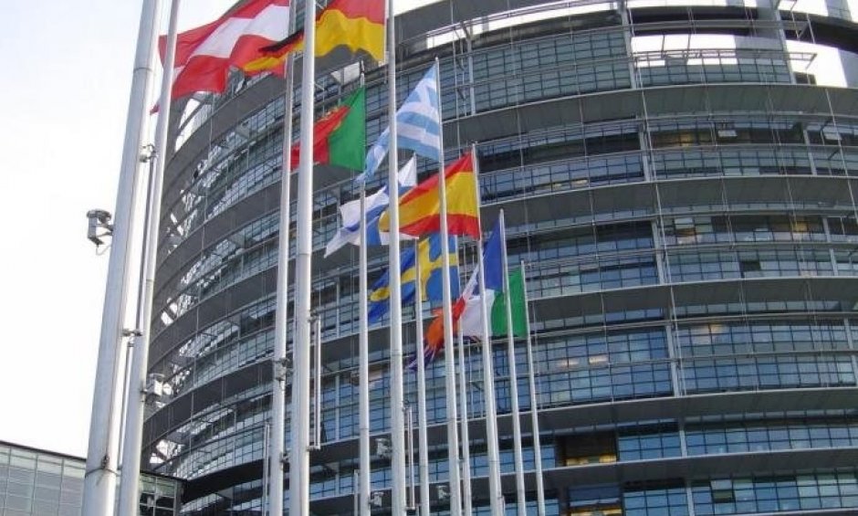 Το Ευρωκοινοβούλιο καταδικάζει την απάτη με τις εκπομπές καυσαερίων αυτοκινήτων!