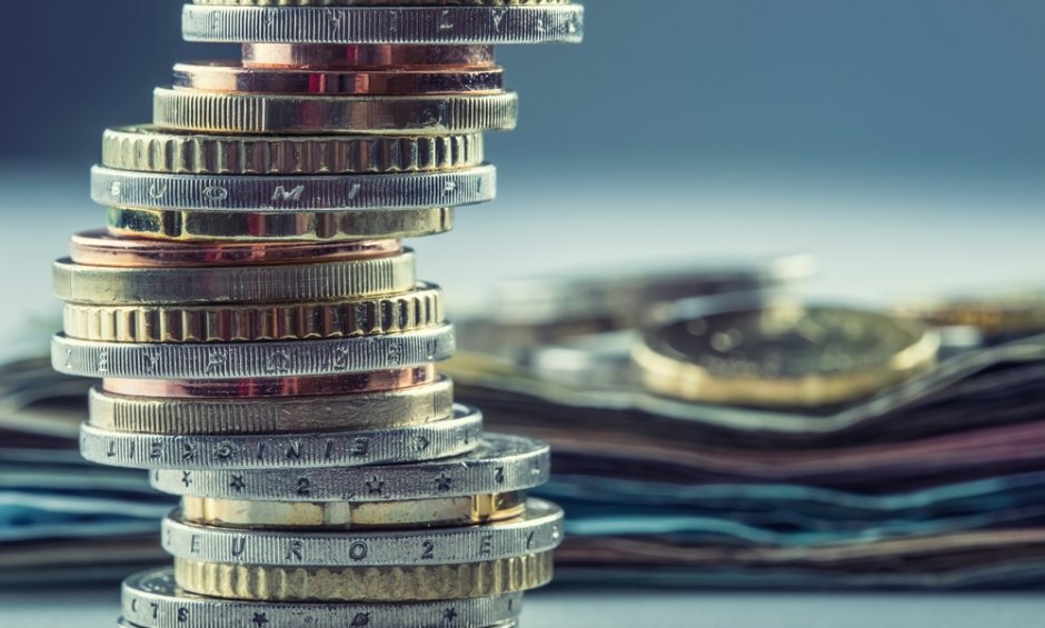 Έλλειμμα 0,8 δισ. στο ισοζύγιο τρεχουσών συναλλαγών το Δεκέμβριο του 2015