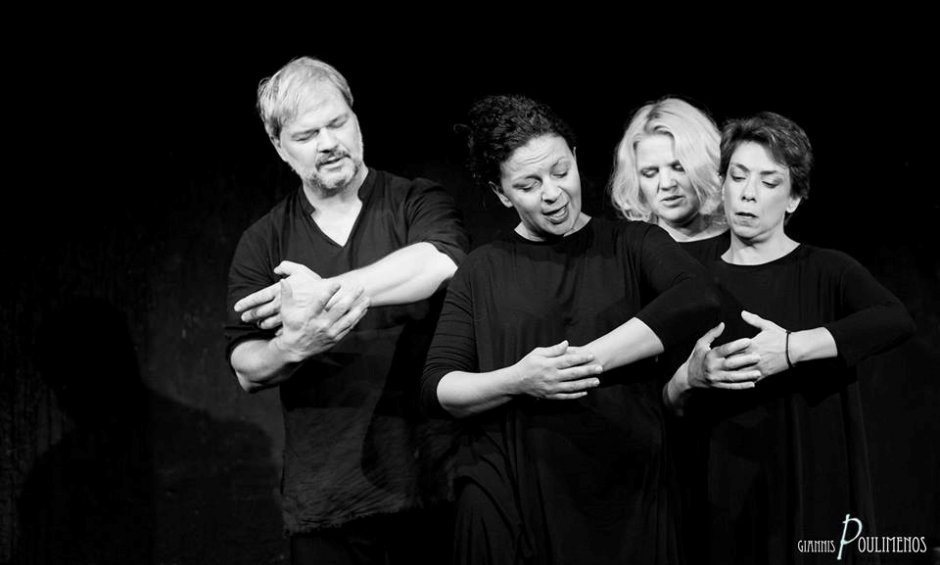 Playback Nuevo: Στην αγκαλιά μιας ιστορίας