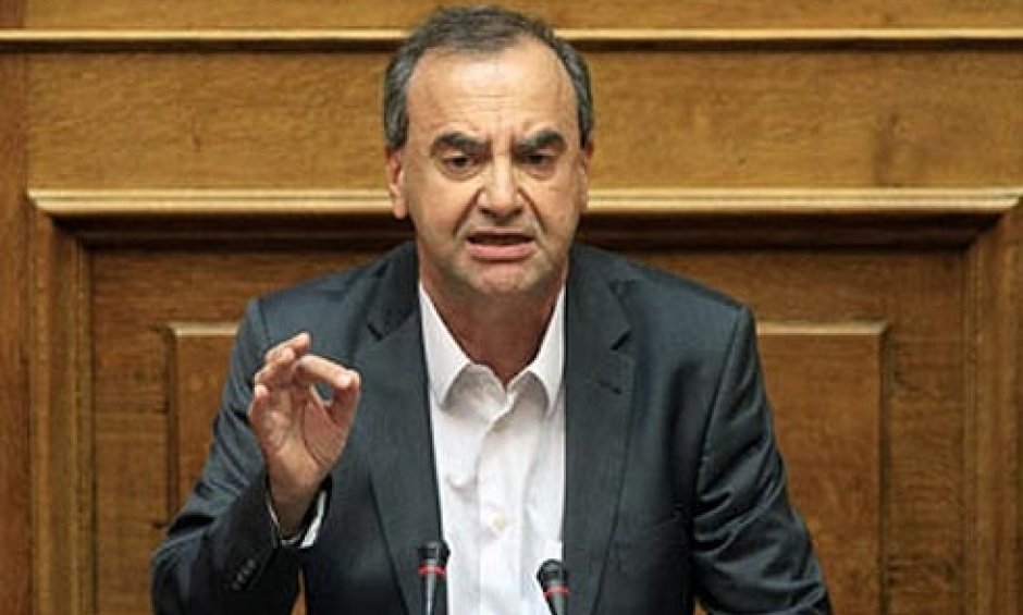 Δεν θα μειωθούν οι επικουρικές συντάξεις, διαβεβαιώνει ο  Στρατούλης