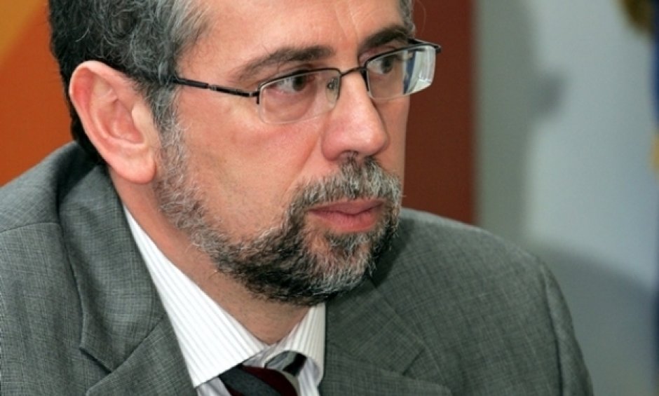 Ο τραπεζίτης Πρωθυπουργός και ο πληθωρικός ρήτωρ Ευάγ. Βενιζέλος έσβησαν τη ρύθμιση Γενικής Γραμματείας Καταναλωτή