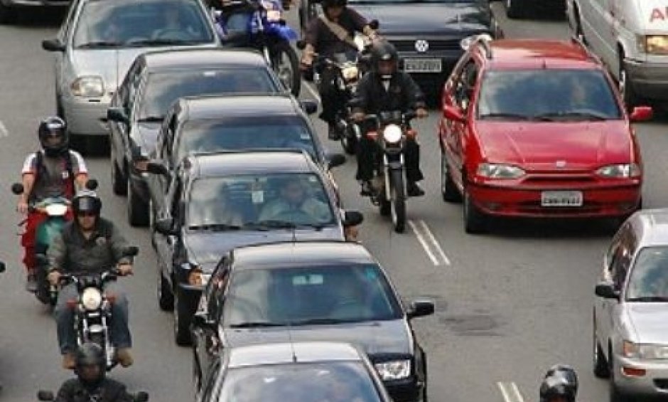 Αυξομειώσεις ποσοστών στις νέες άδειες κυκλοφορίας οχημάτων