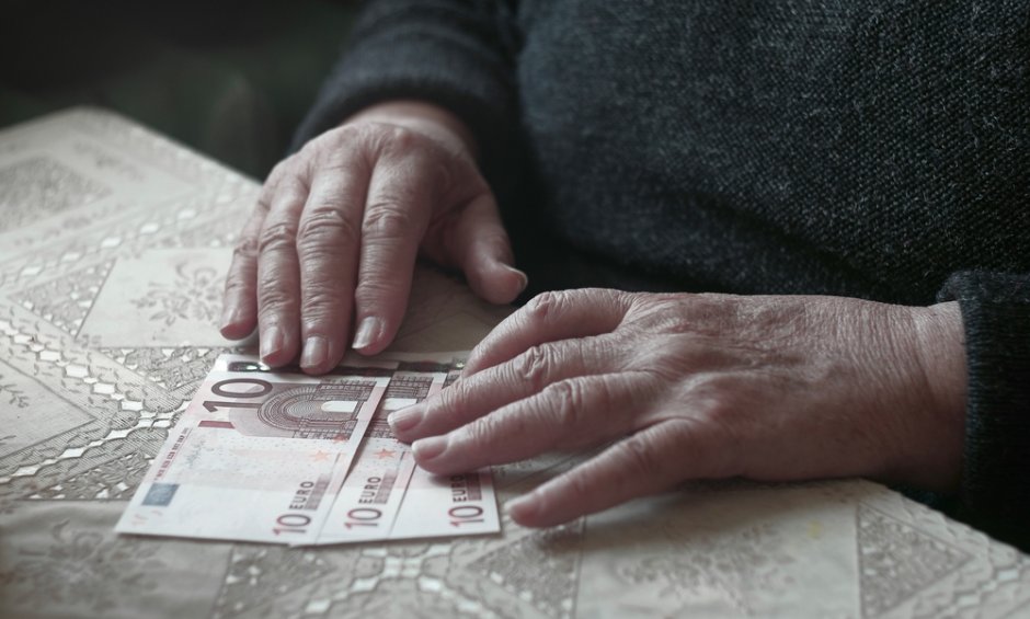 Προσωρινή σύνταξη με προσαύξηση για δικηγόρους, γιατρούς και μηχανικούς