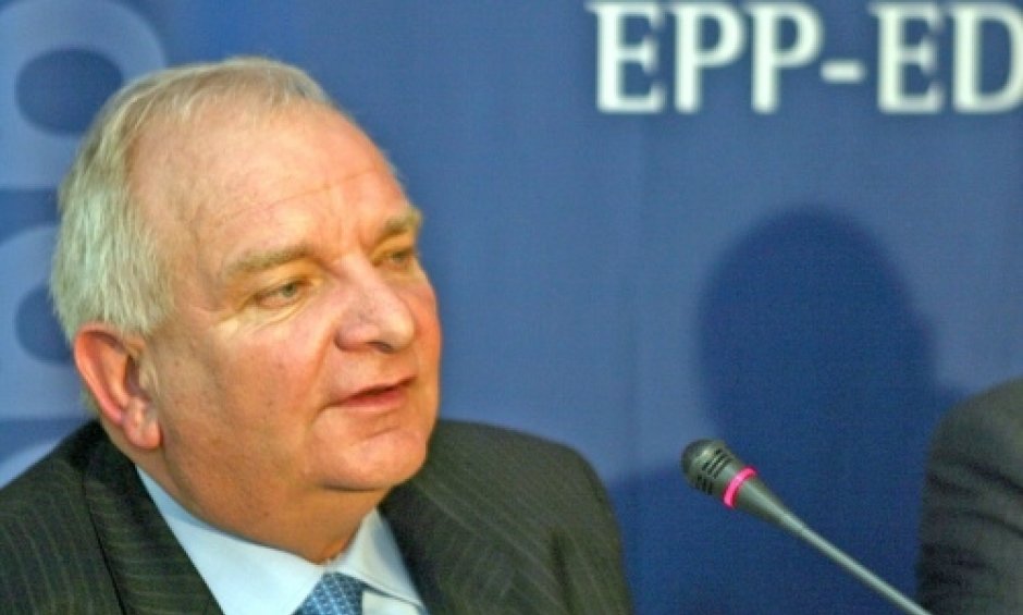 Ο Joseph Daul καταδικάζει την ελληνική βομβιστική επίθεση