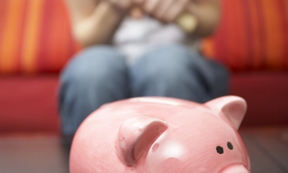 Με τον κίνδυνο της φτώχειας σχεδόν μία στις δύο οικογένειες 
