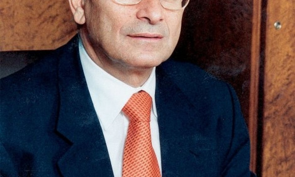 Ο Ανδρέας Βασιλείου δικαιούται το ΑΕΘΛΟΝ!  (άεθλον= βραβείο. έπαινος, έπαθλο)