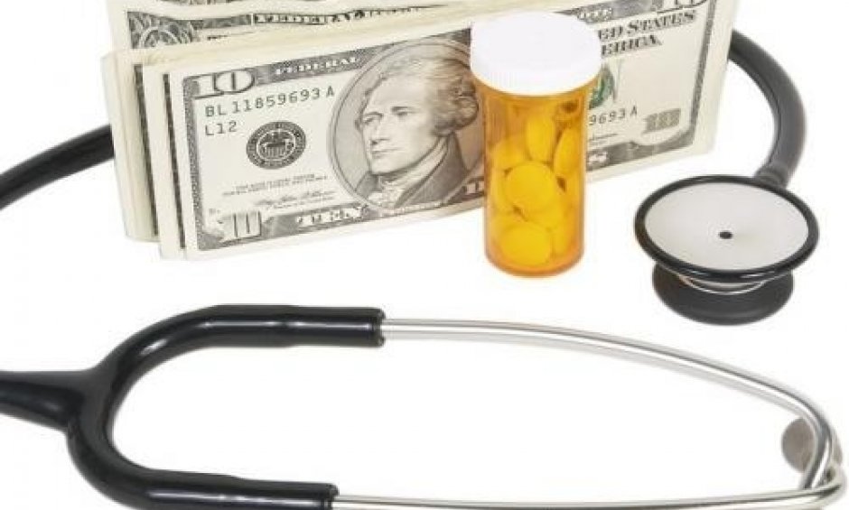 Αντιδρούν οι φαρμακοβιομηχανίες  για τις τιμές των φαρμάκων