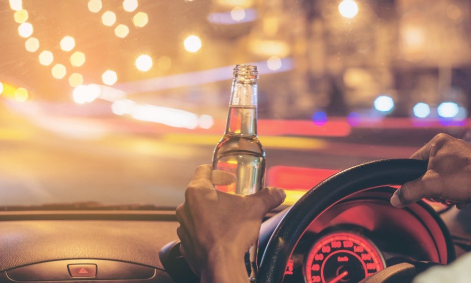 Αυστηρότερες ποινές για τροχαία υπό την επήρεια αλκοόλ. Πότε προβλέπεται η δια βίου αφαίρεση διπλώματος;