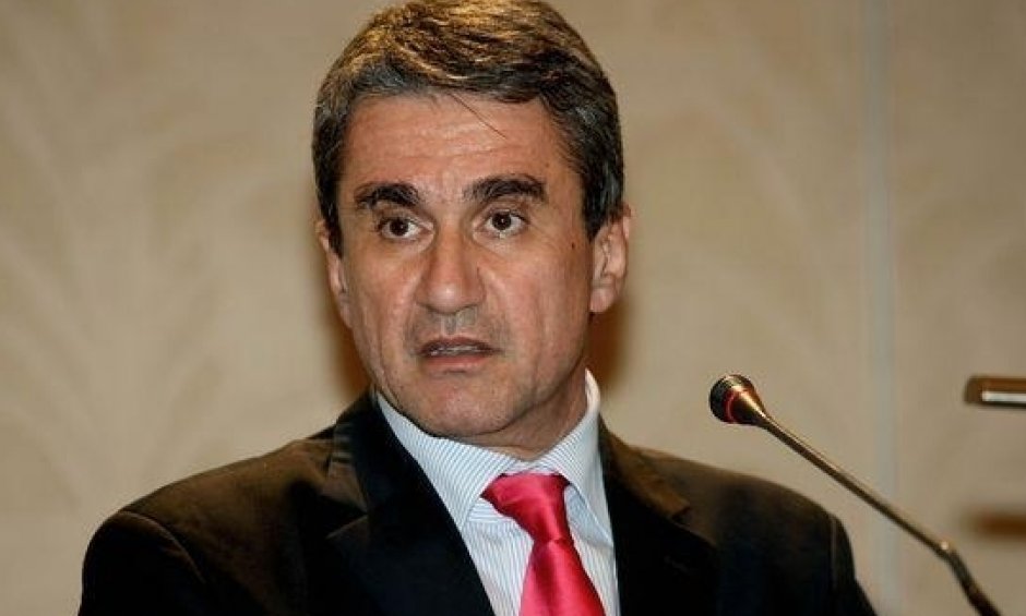 Ένα σχόλιο του κ. Ανδρέα Λοβέρδου, Επίκουρου Καθηγητού Συνταγματικού Δικαίου και νυν υπουργού Υγείας για το Ν.Δ. 400/70.